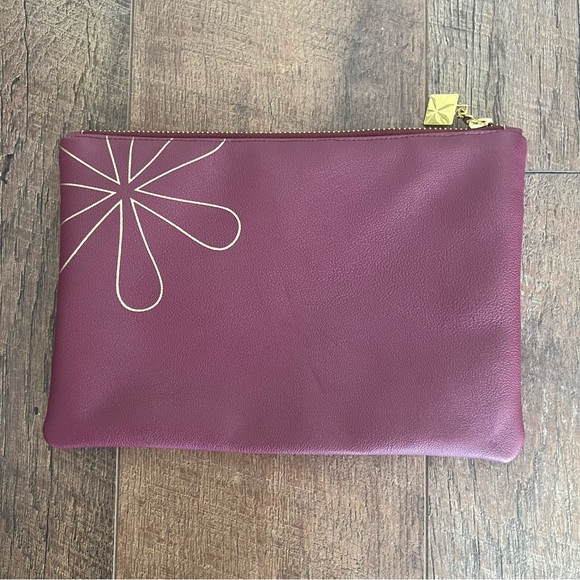 Erin Condren Planny Pack-SMALL
LUXE clutch, Dark Red/Wine - Picture 4 of 10